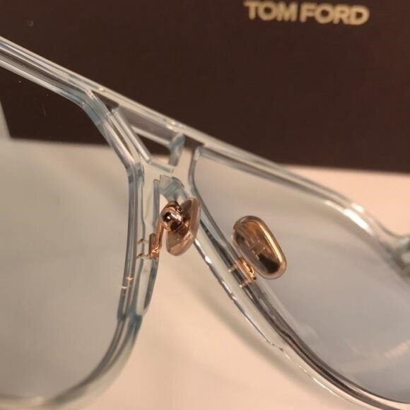 New & Authentic TOM FORD FT1061 Bertrand Oversized Aviator – Shiny Light Blue - Picture 2 of 12